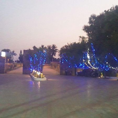 King Paradise Hotel Tiruchirappalli Buitenkant foto