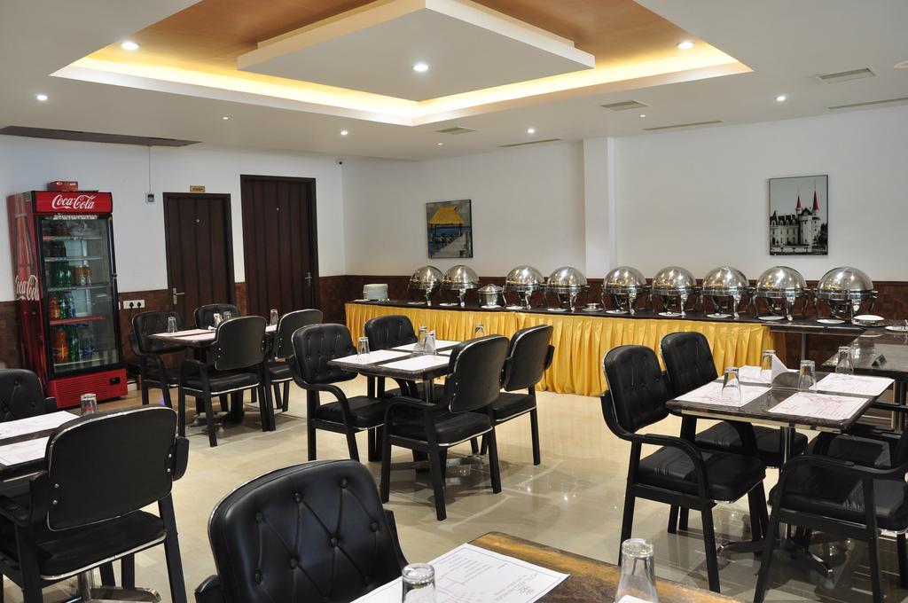 King Paradise Hotel Tiruchirappalli Buitenkant foto