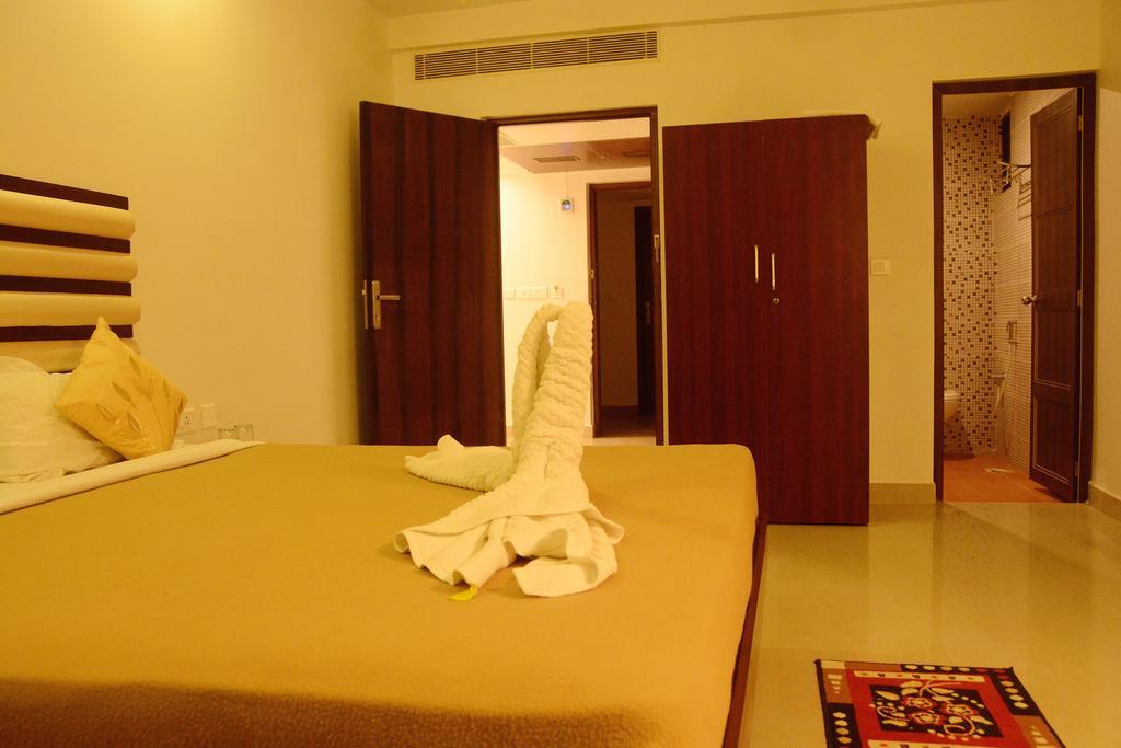 King Paradise Hotel Tiruchirappalli Buitenkant foto