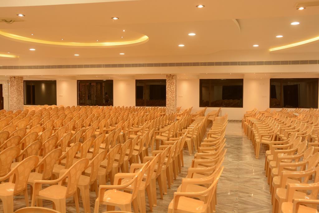 King Paradise Hotel Tiruchirappalli Buitenkant foto