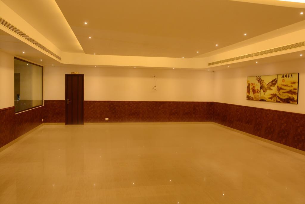 King Paradise Hotel Tiruchirappalli Buitenkant foto