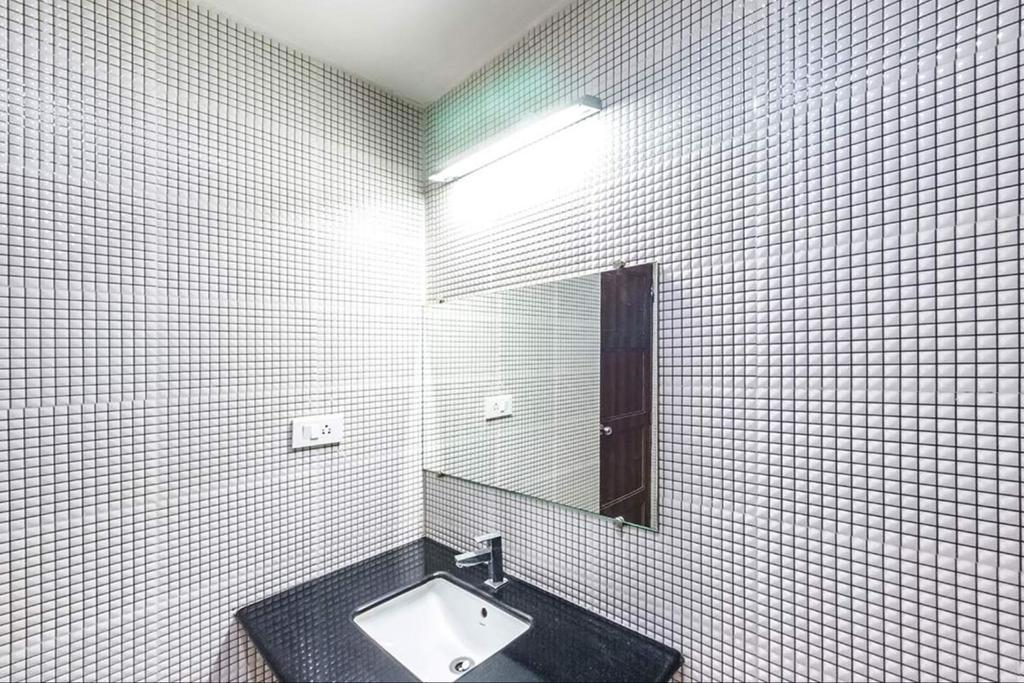 King Paradise Hotel Tiruchirappalli Buitenkant foto