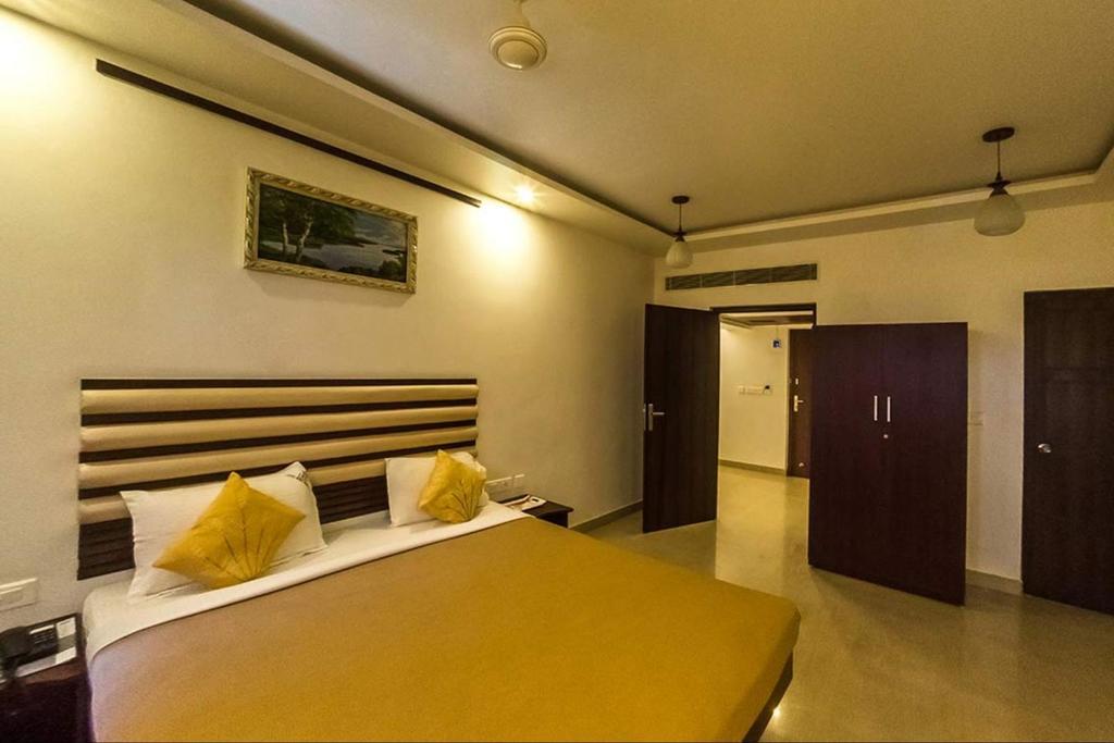 King Paradise Hotel Tiruchirappalli Buitenkant foto
