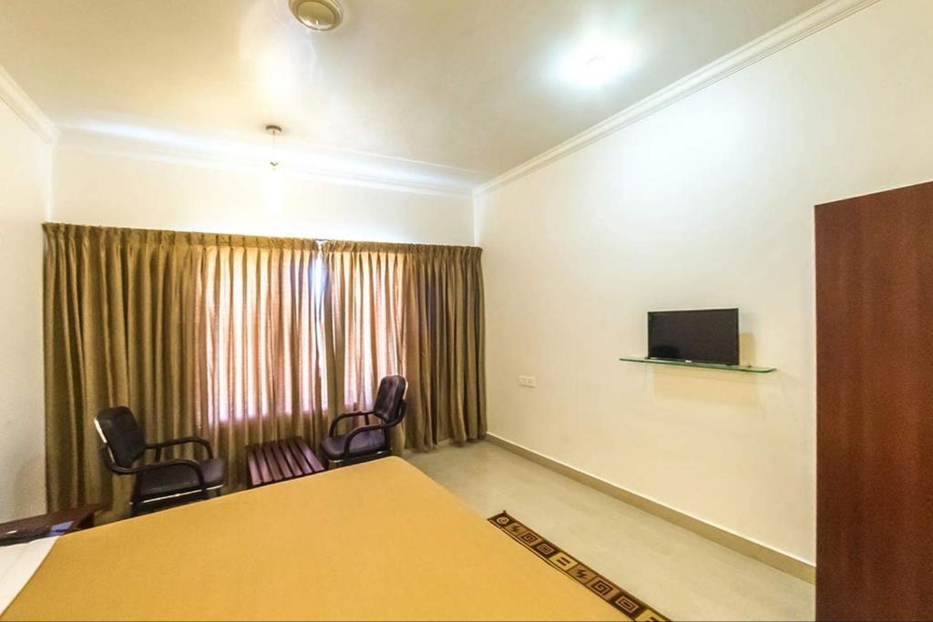 King Paradise Hotel Tiruchirappalli Buitenkant foto
