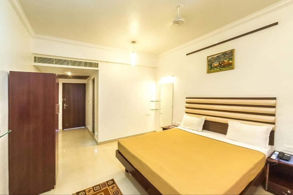 King Paradise Hotel Tiruchirappalli Buitenkant foto