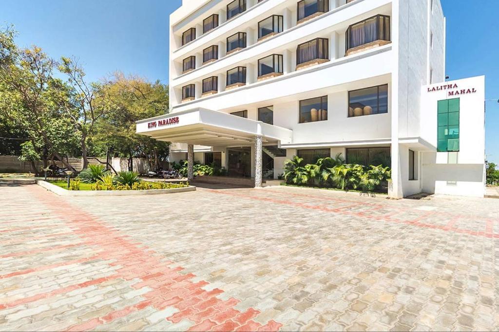 King Paradise Hotel Tiruchirappalli Buitenkant foto