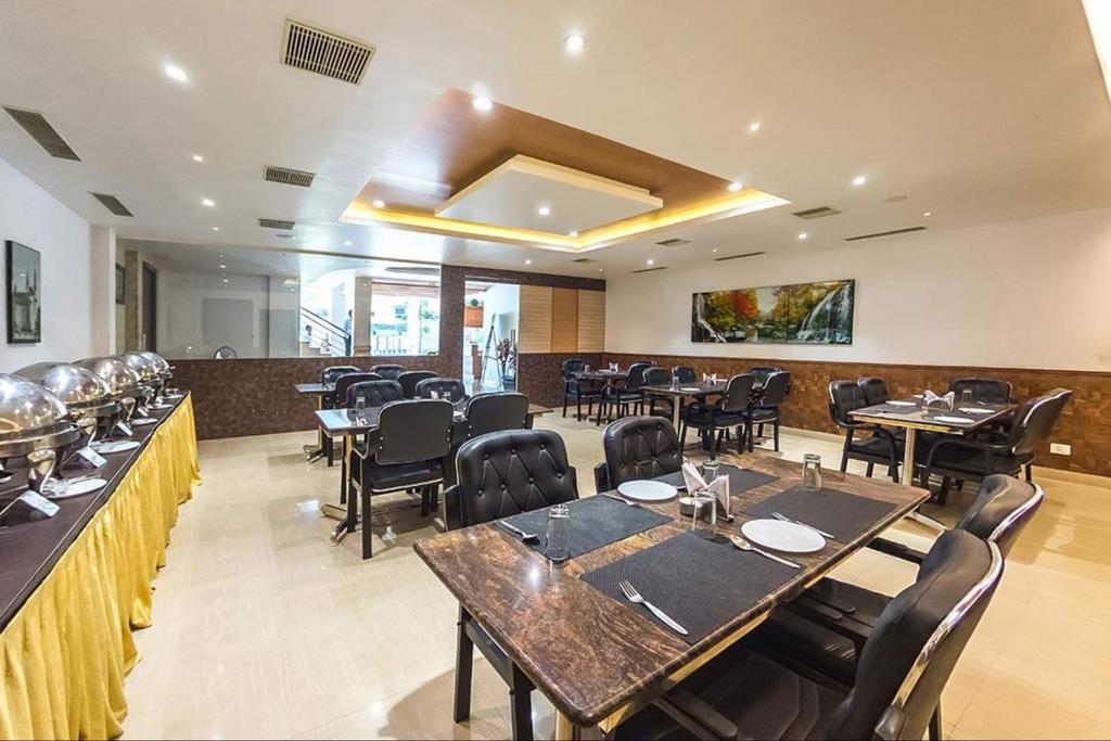 King Paradise Hotel Tiruchirappalli Buitenkant foto