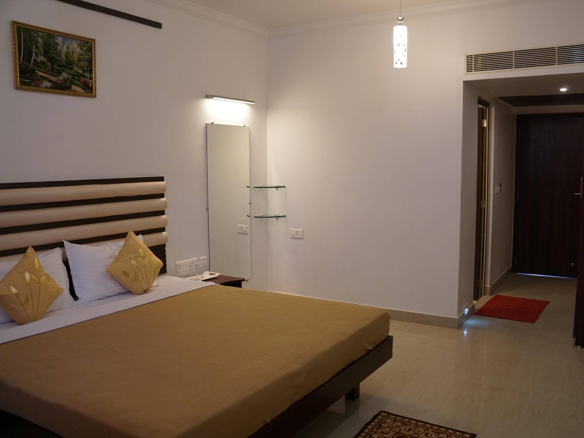 King Paradise Hotel Tiruchirappalli Buitenkant foto
