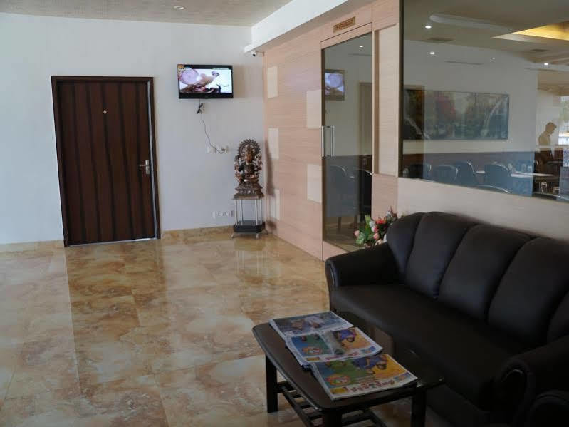 King Paradise Hotel Tiruchirappalli Buitenkant foto