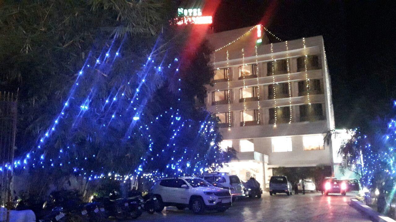 King Paradise Hotel Tiruchirappalli Buitenkant foto